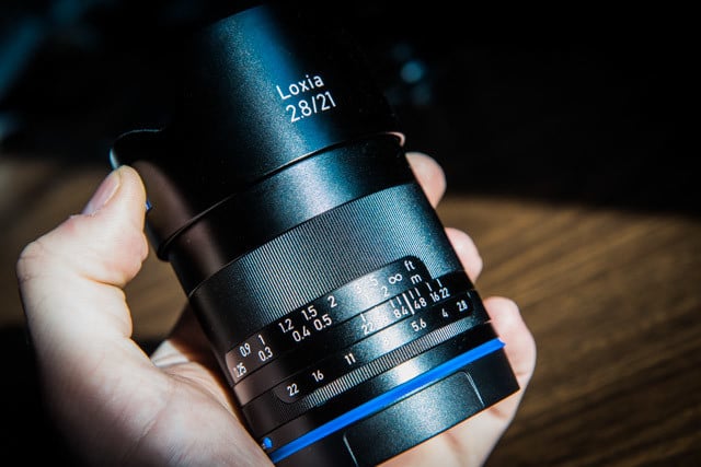 评论:蔡司Loxia 21mm f/2.8质量很好，但握把| PetaPixel